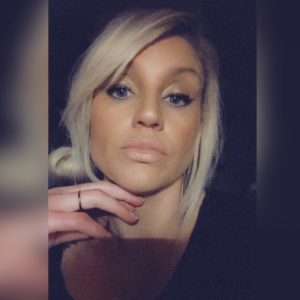 Meet your Posher, Colbi